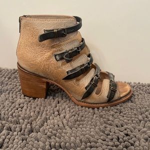 Freebirds. Tan. Buckles. Open toed. Comfy. And oh so cute. Go with everything.